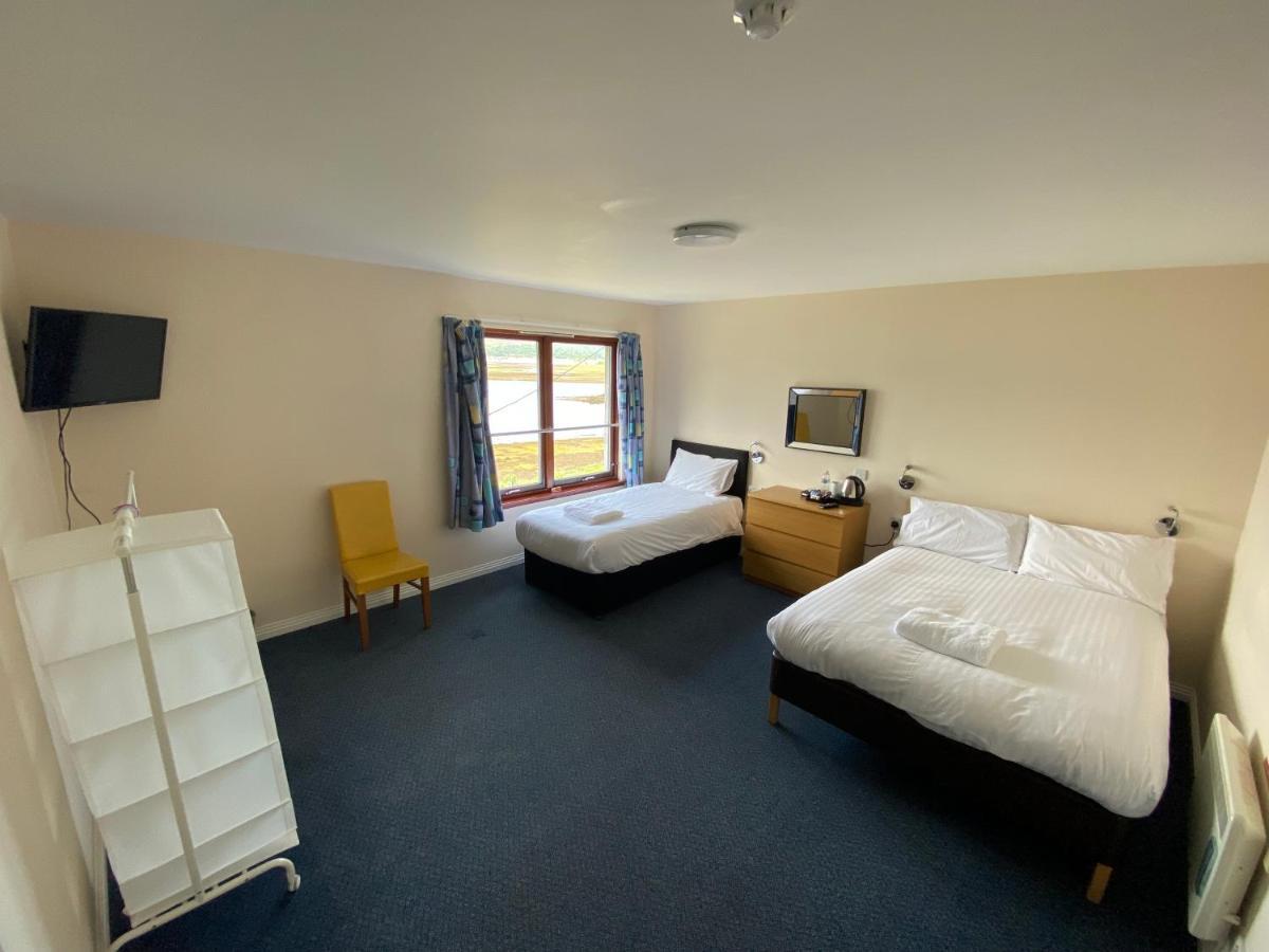 Waterfront Lodge - Accommodation Only 포트 윌리엄 외부 사진