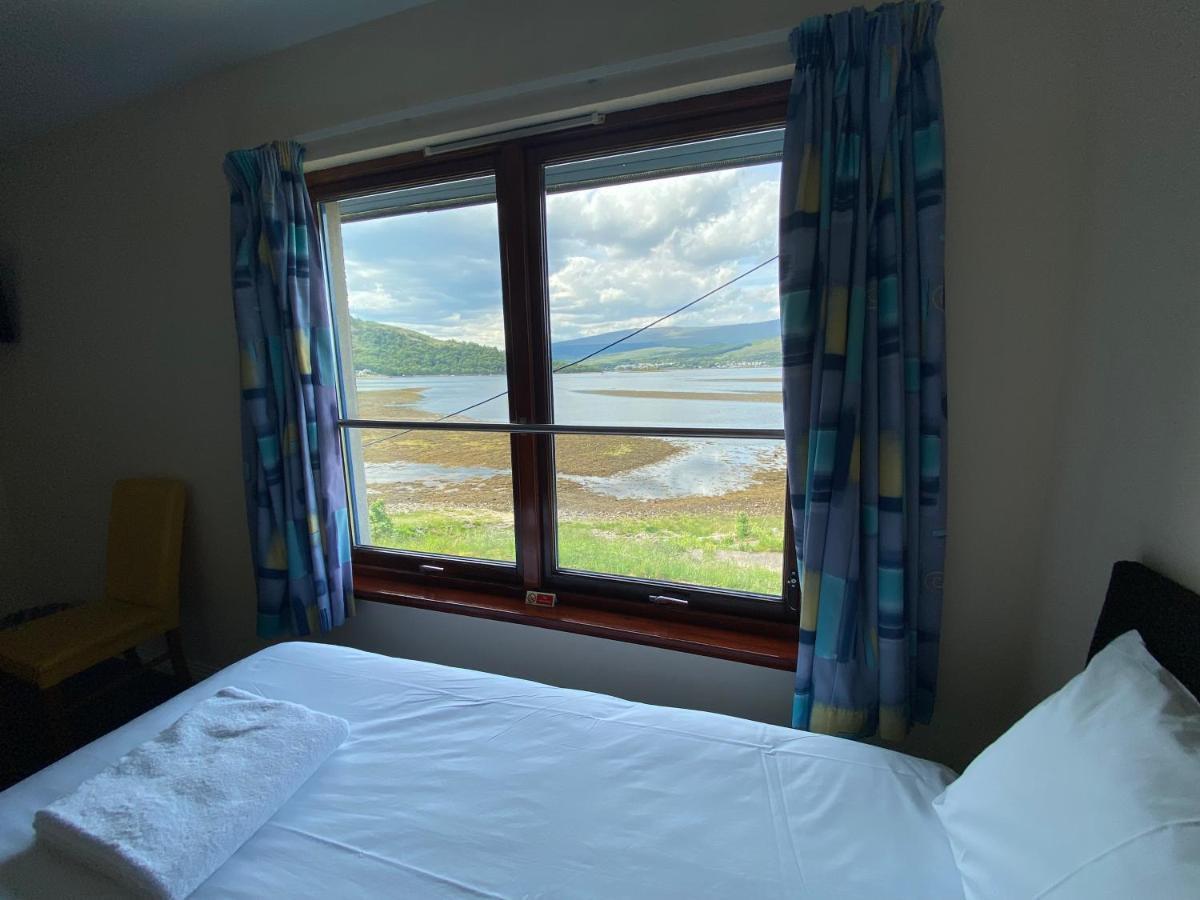 Waterfront Lodge - Accommodation Only 포트 윌리엄 외부 사진