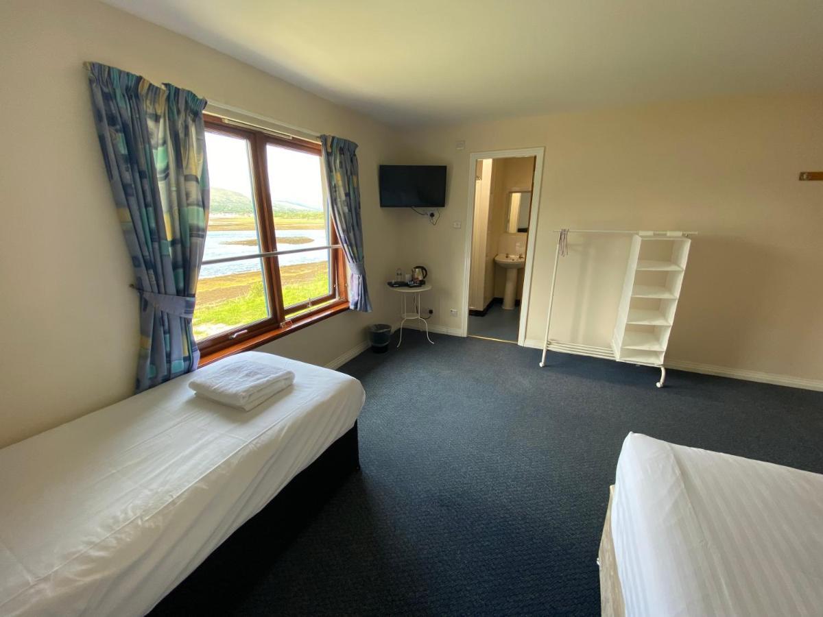 Waterfront Lodge - Accommodation Only 포트 윌리엄 외부 사진