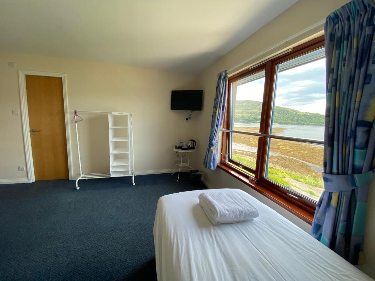 Waterfront Lodge - Accommodation Only 포트 윌리엄 외부 사진
