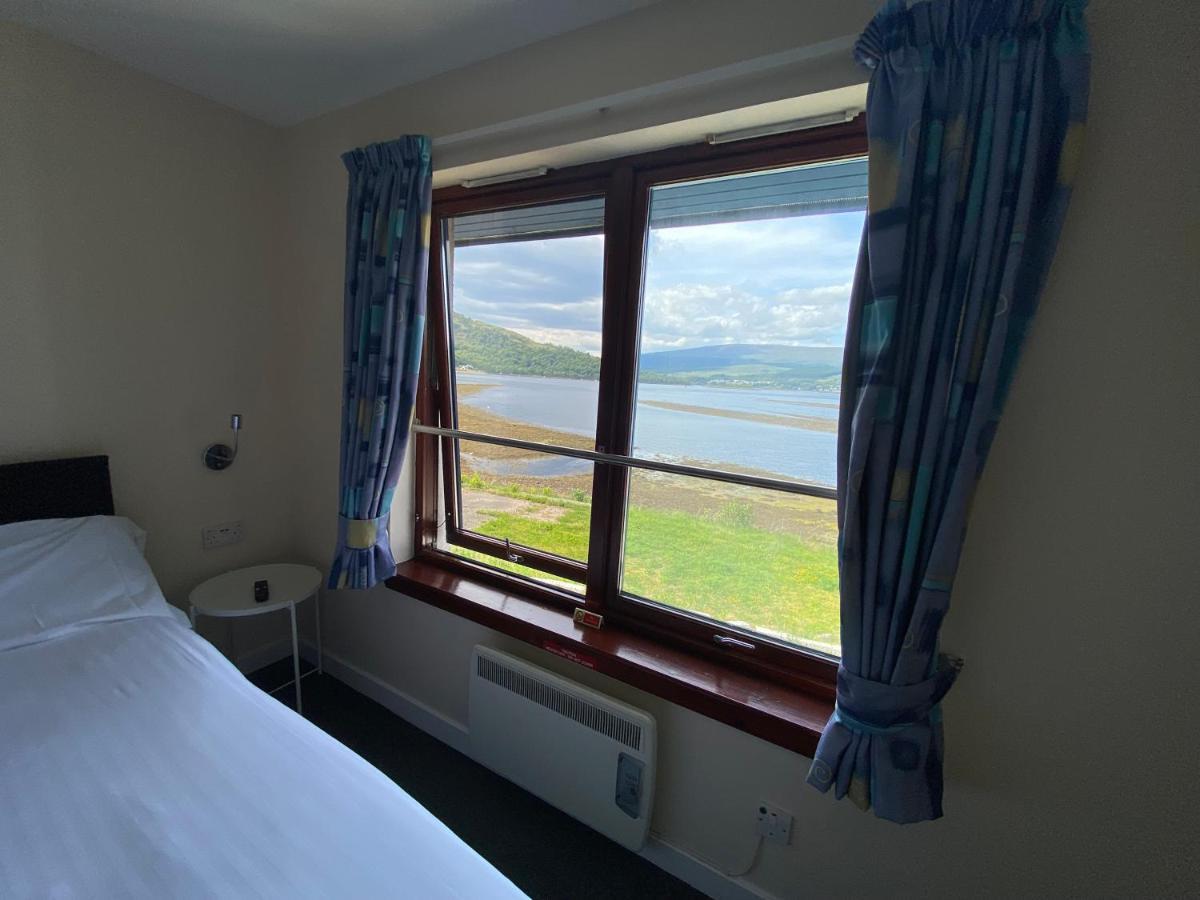 Waterfront Lodge - Accommodation Only 포트 윌리엄 외부 사진
