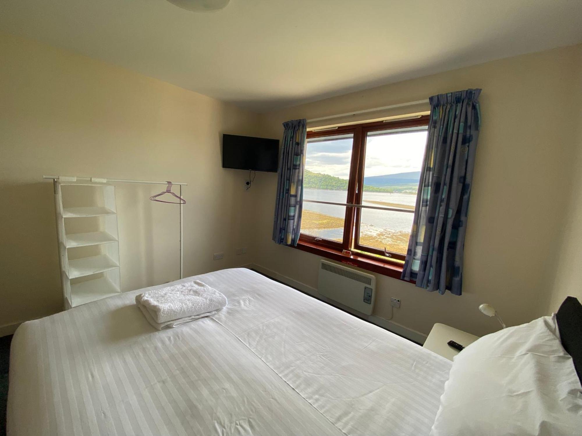 Waterfront Lodge - Accommodation Only 포트 윌리엄 객실 사진